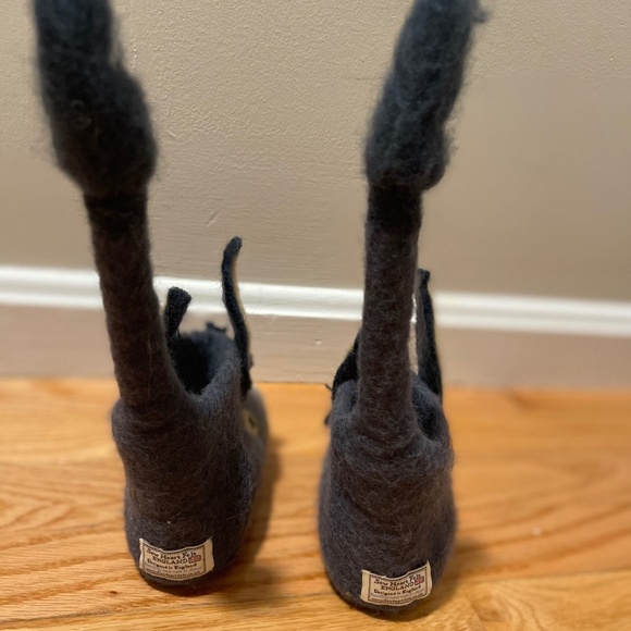 🐴✨ Sew Heart Felt England “Darci Donkey” Slippers – Toddler Size 5 👶🧦 - Picture 3 of 5